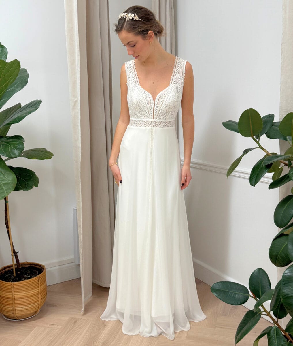 Gazelle face Rembo atelier robe de mariée fluide bohême épurée top guipure jupe mousseline boutique de robes de mariée Paris