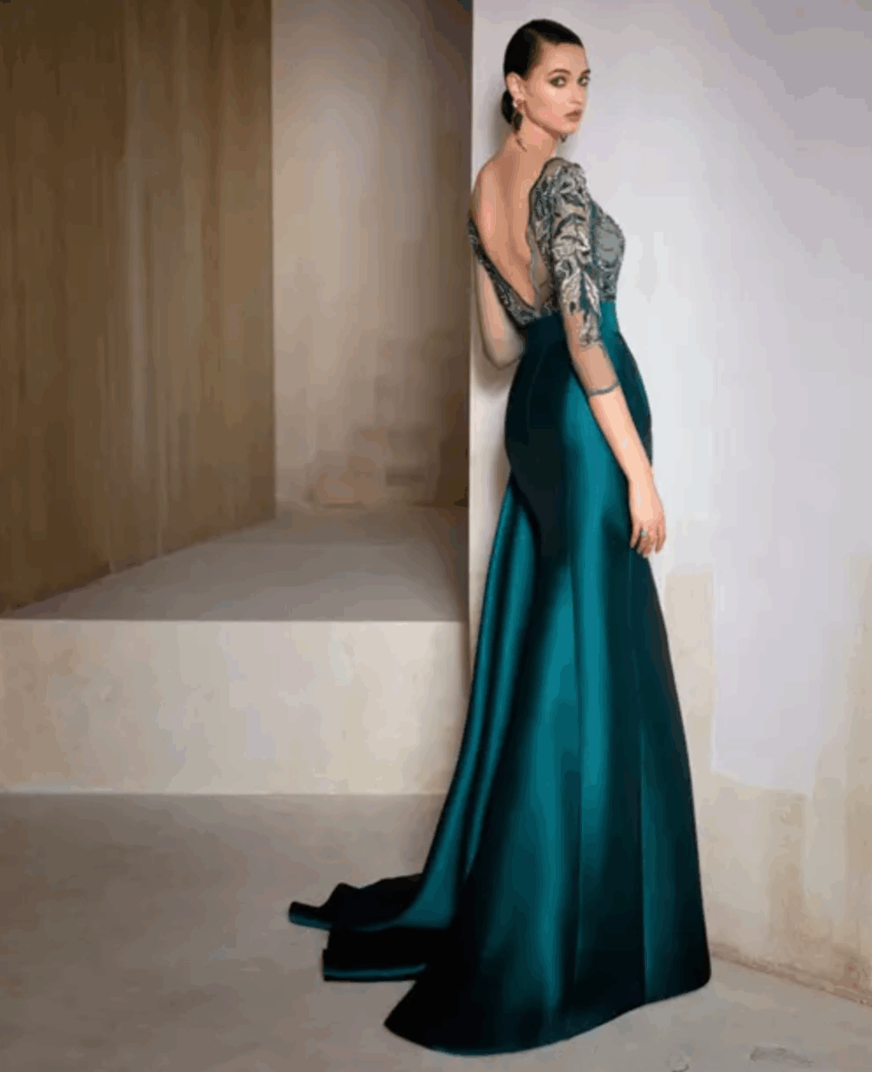 MG3244 dos Manu Garcia robe de soirée longue manches 3:4 jupe mikado fendue col bateau magasin de robe de soirée Paris