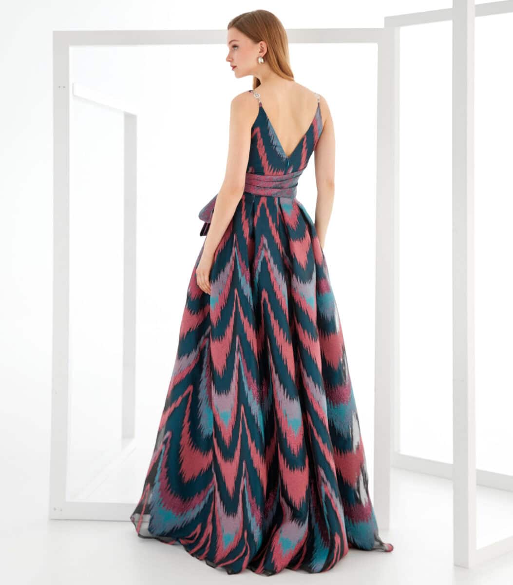 MG3732 dos Manu Garcia robe de soirée longue à motifs décolleté V ceinture jupe fendue boutique de robes de soirée Paris