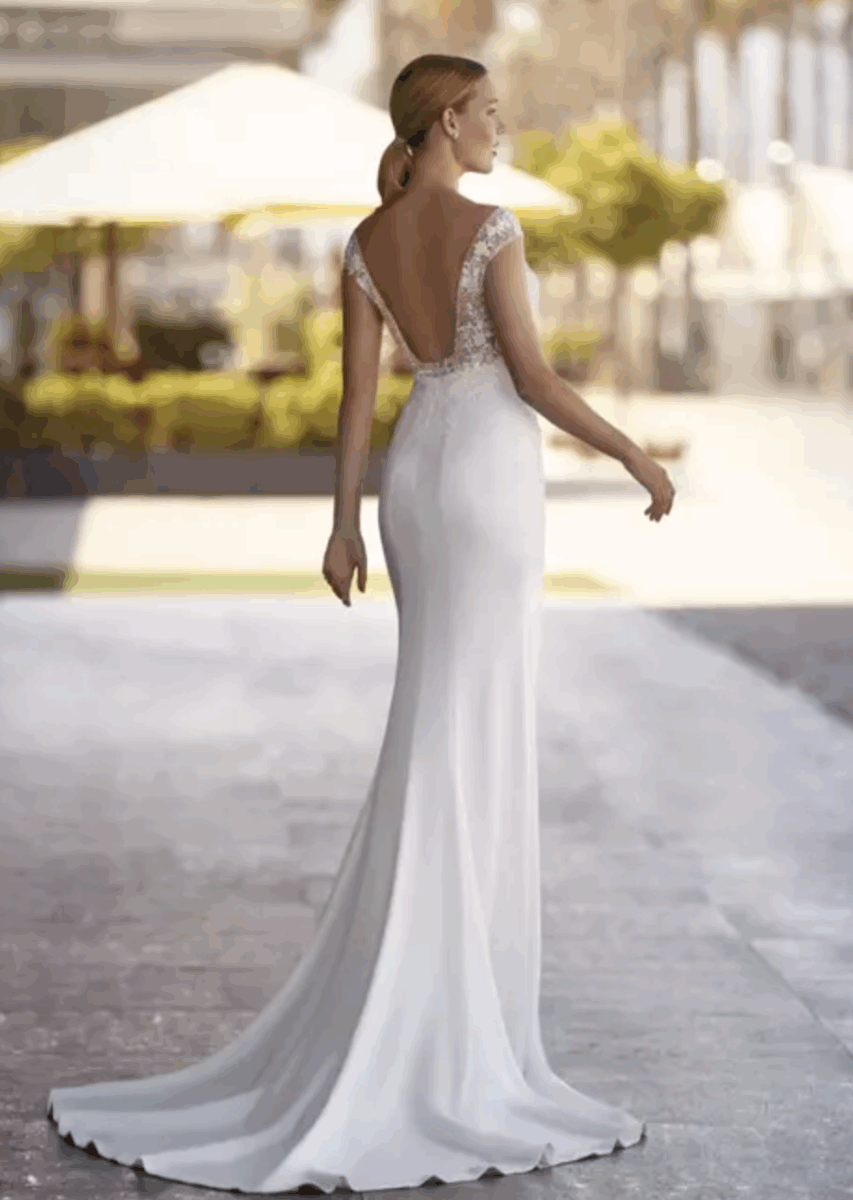 Rubi dos Manu Garcia robe de mariée sirène crêpe dentelle traîne boutique de robes de mariée Paris