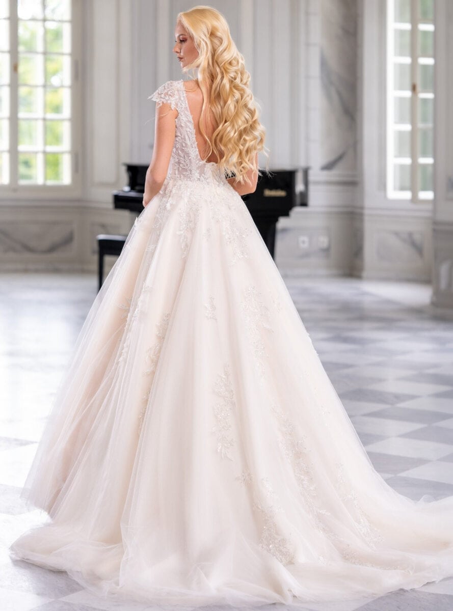 Gerbera dos ms Moda robe de mariée dentelle perlée top décolleté droit bretelles manchettes dentelle jupe tulle traîne magasin de robes de mariée Annecy