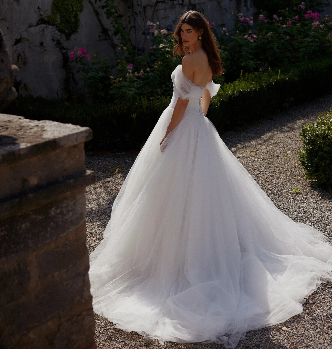 Ingrid dos Justin Alexander robe de mariée princesse bustier coeur tulle plissé asymétrique long jupe tulle traîne magasin de robes de mariée Nogent sur marne