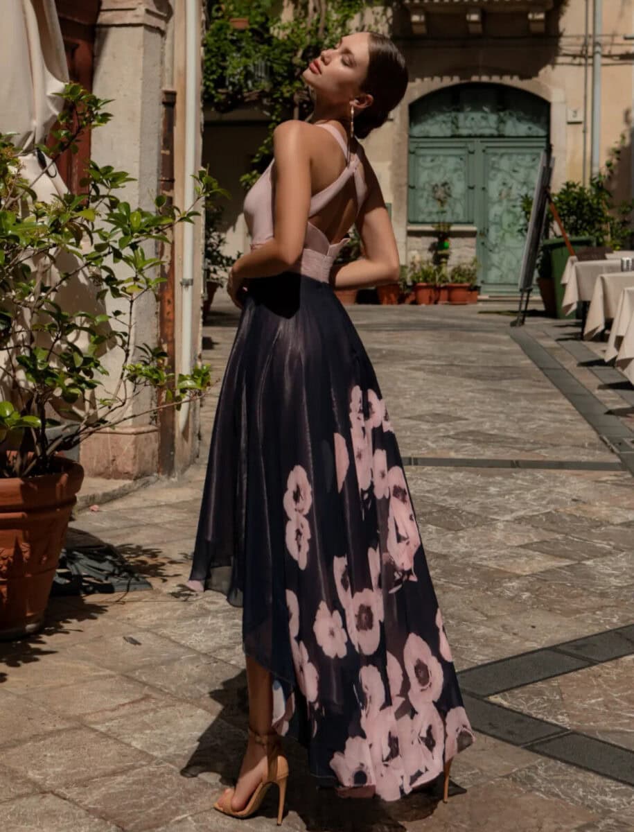 R172I dos Créatif Paris robe de soirée asymétrique croute devant longue derrière top décolleté V ceinture drapée jupe fluide organza magasin de robes de soirée Annecy