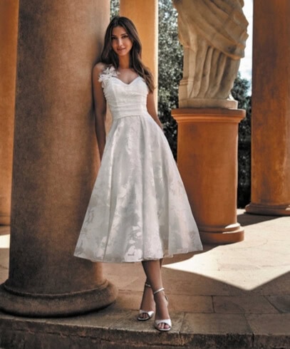 RO671C face Créatif Paris robe de mariée bustier coeur drapé organza jupe mi-longue évasée magasin de robes de mariée Annecy courte civile