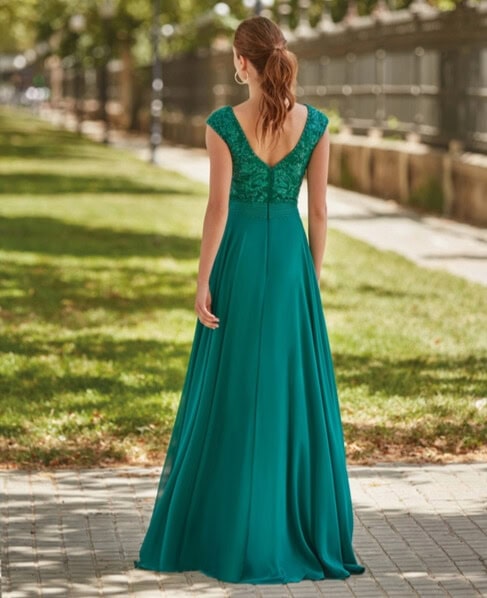 RP090 dos Créatif Paris robe de soirée top dentelle décolleté V manchettes ceinture taille jupe fluide évasée mousseline magasin de robes de soirée Annecy