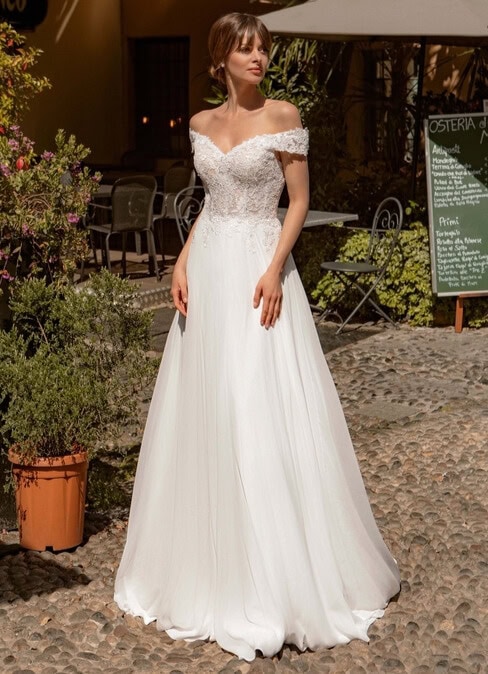 RP093H face Créatif Paris robe de mariée A-line trapèze fluide top décolleté V manchettes dentelle jupe évasée mousseline fluide magasin de robes de mariée Annecy