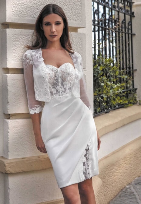 RP105B face Créatif Paris robe de mariée courte bustier coeur dentelle jupe satin drapée fendue bolero tulle dentelle manches 3:4 civile mairie magasin de robes de mariée Annecy
