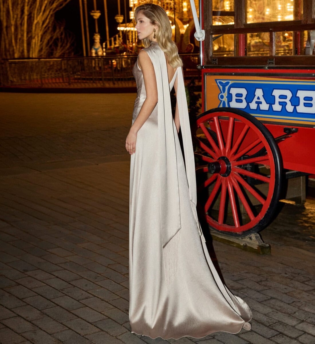 18208 dos Dani's Party robe de soirée cache coeur décolleté V ceinture drapée robe maman des mariés magasin robes de soirée Paris