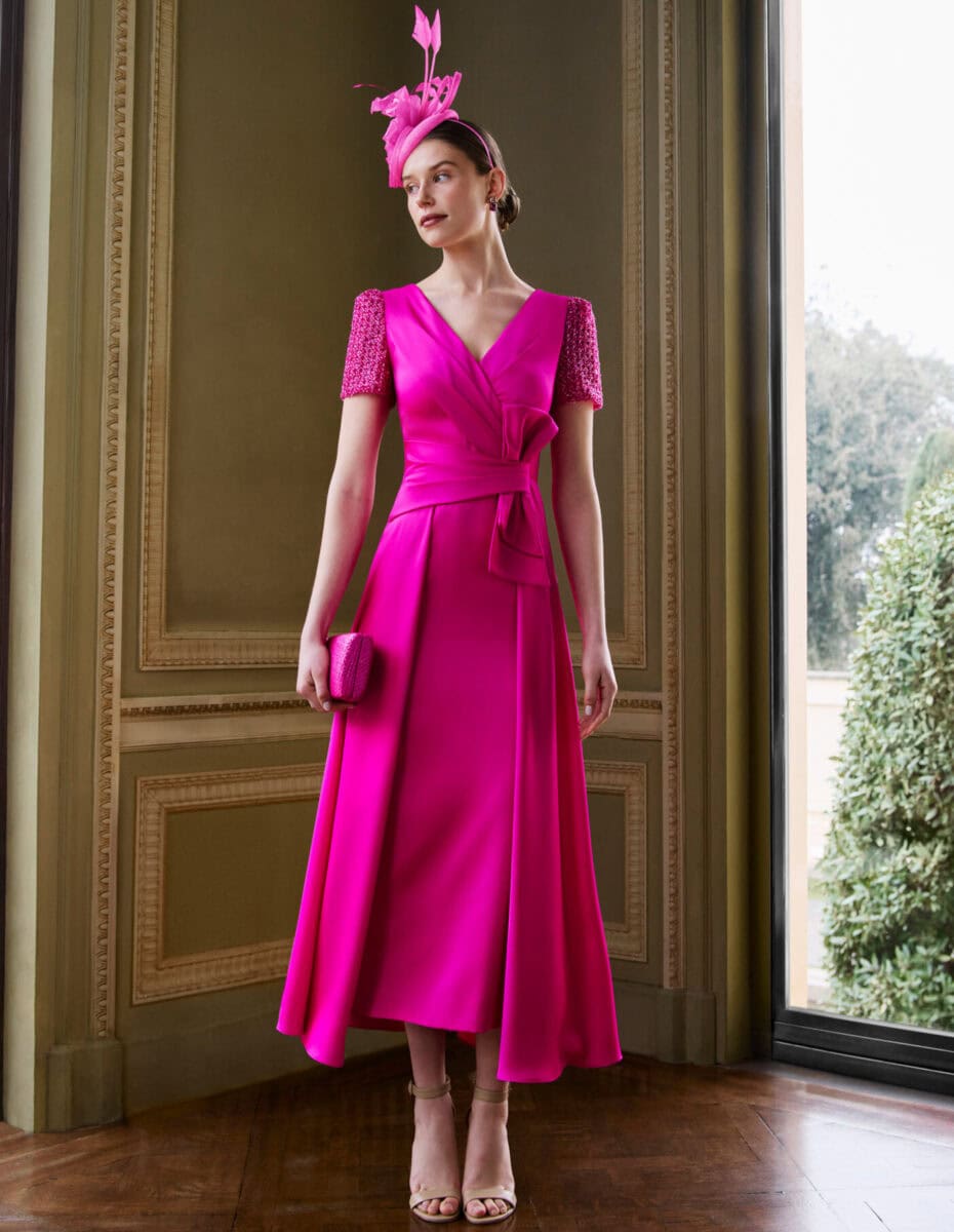 1GH9 face Couture Club robe de soirée mi longue cache coeur ceinture drapée noeud pans sur les cotés manches courtes perlées robe maman des mariés magasin de robes de soirée Paris