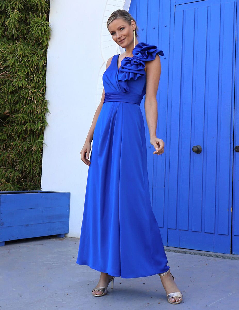 261-202-01 face Linéa raffaelli robe de soirée longue satin décolleté V drapé ceinture fleur oversize asymétrique robe pour maman des mariés magasin de robes de soirée Paris