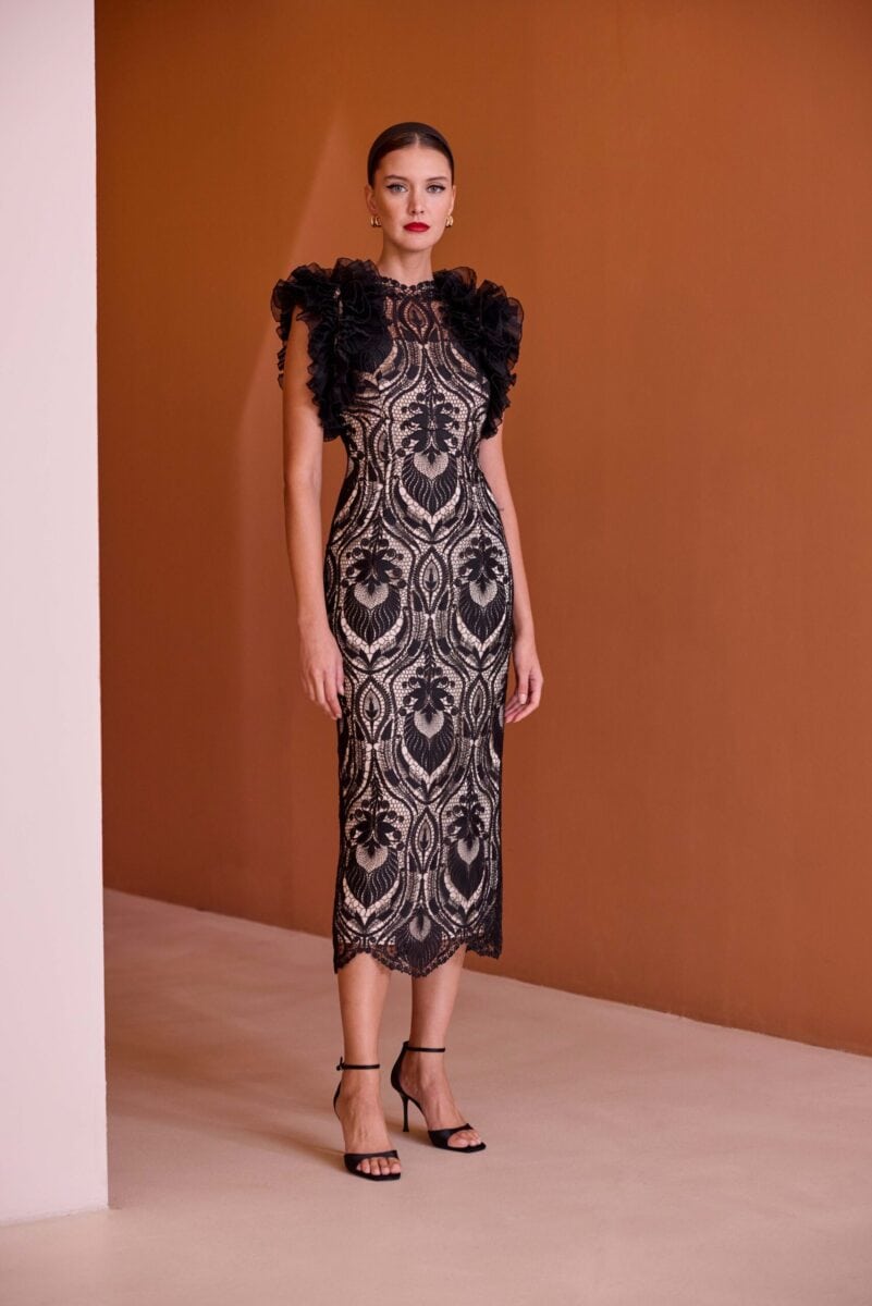 52523 face Carla Ruiz robe de soirée mi longue dentelle top festonné robe de mère de mariés magasin de robes de soirée Paris