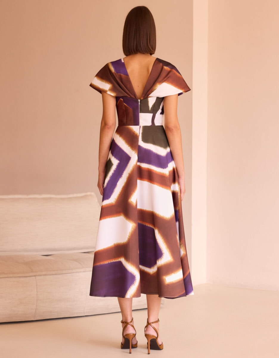 52542 dos Carla Ruiz robe de soirée mi-longue patineuse évasée top décolleté V manches tombantes mi longues ceinture large robe de soirée maman des mariées magasin de robes de soirée Paris