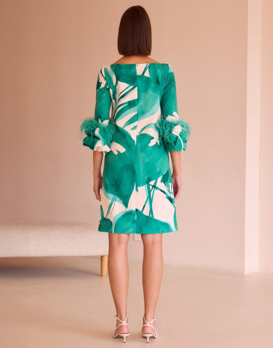 52570 dos Carla Ruiz robe courte droite motif floral manches trois quart décolleté droit robe maman des mariés magasin de robes de soirée Paris