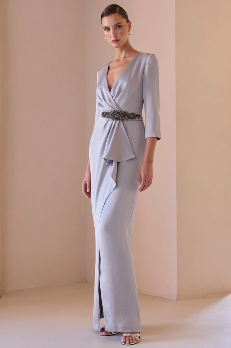 52589 face Carla Ruiz robe de soirée décolleté V drapée robe de maman des mariés magasin de robes de soirée Paris