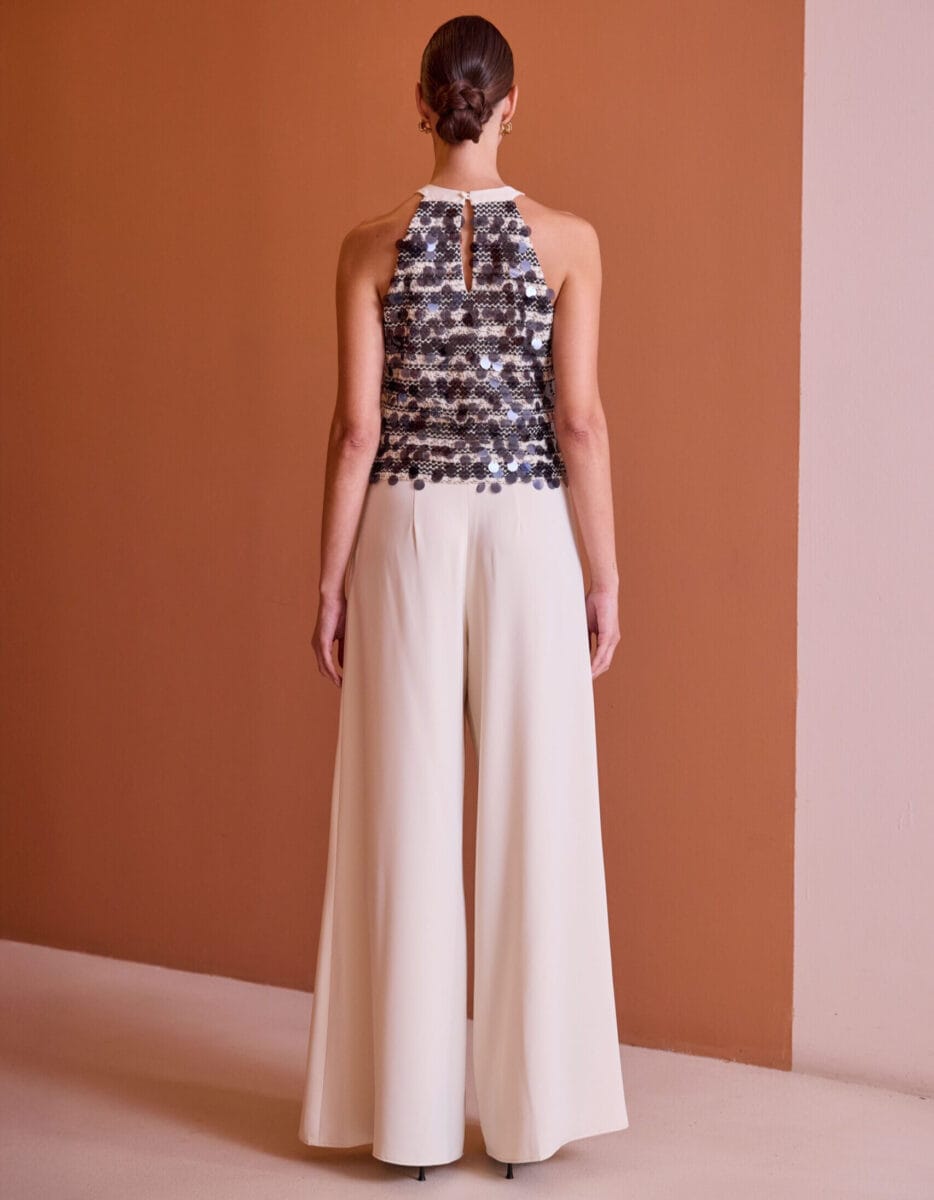 52618 dos Carla Ruiz ensemble de mariage pour maman des mariés top pantalon encolure américaine pantalon évasé à pinces magasin de robes de soirée Paris