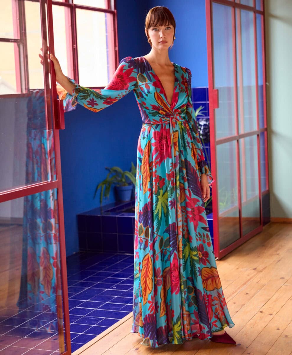 52648 face Carla Ruiz robe de soirée longue maman des mariée motifs manches longues magasin de robes de soirée Paris