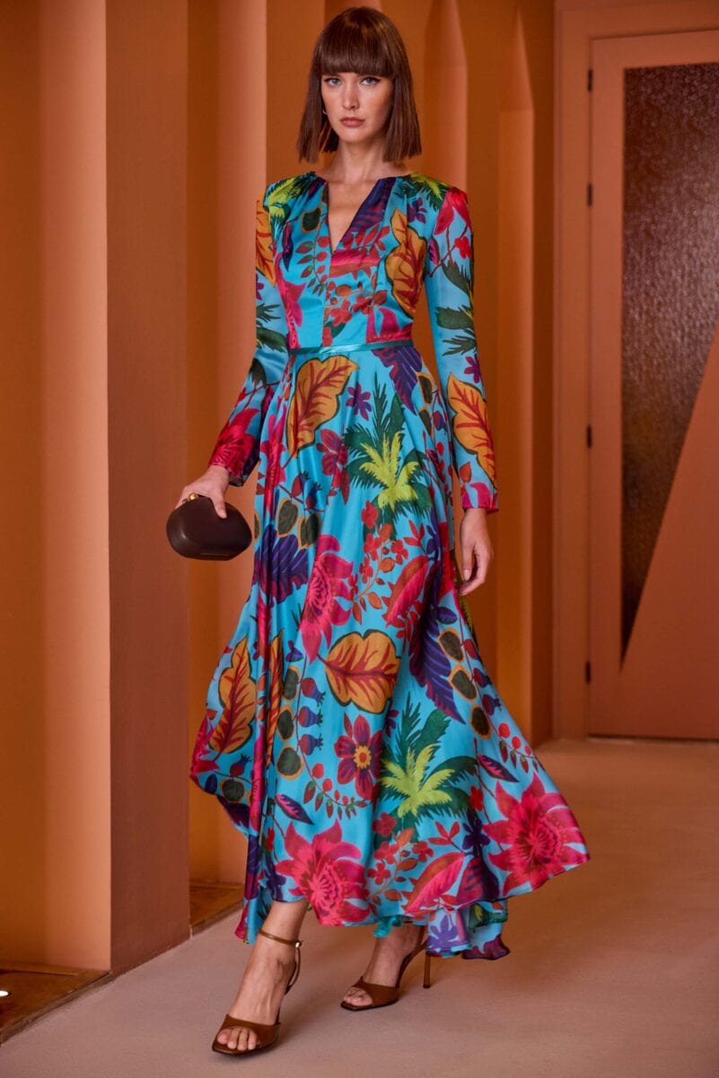 52649 face Carla Ruiz robe longue à motifs décolleté V manches longues ceinture fine robe de maman des mariés magasin de robes de soirée Paris