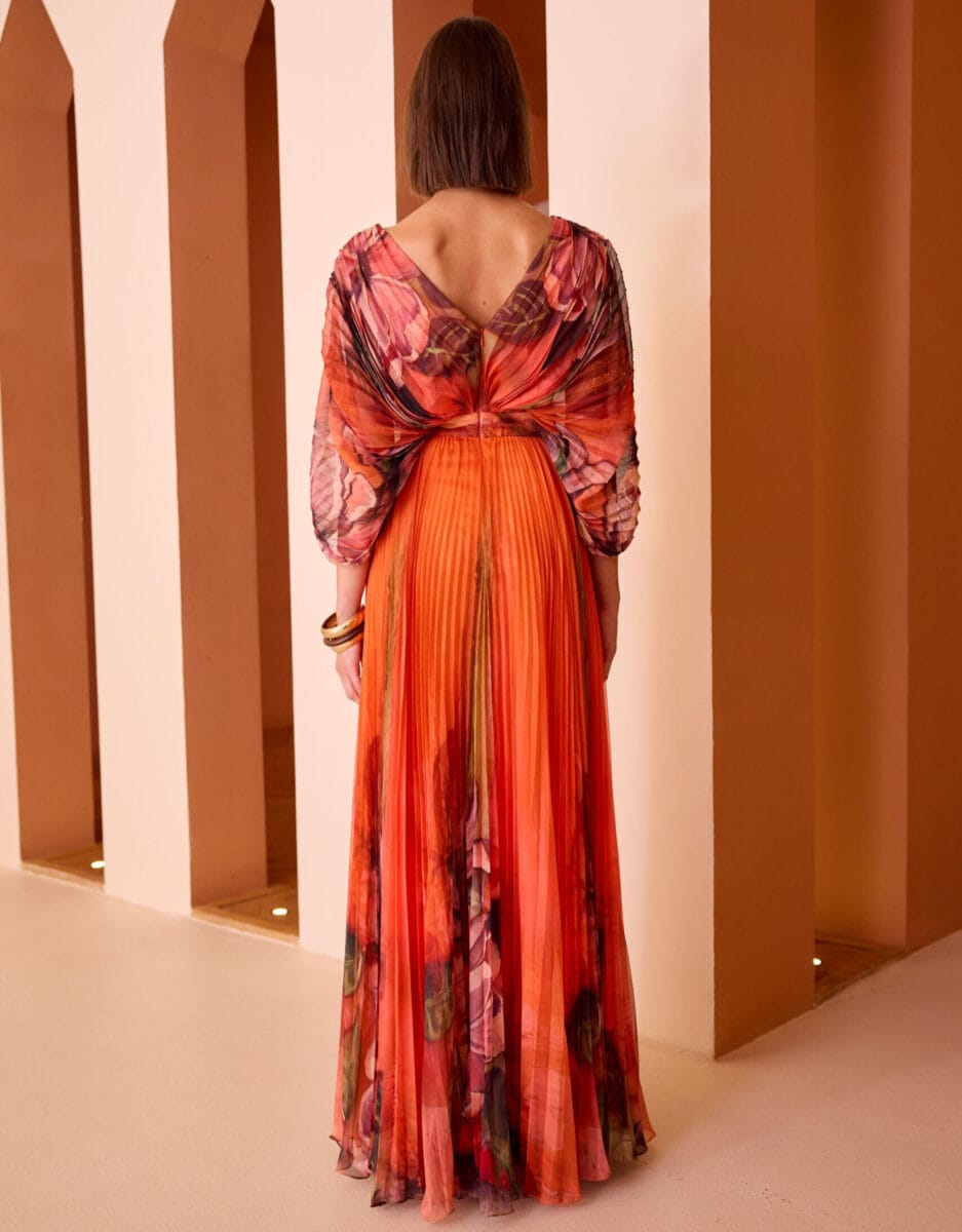 52700 dos Carla Ruiz ensemble top jupe longue de soirée top chauve souris plissé jupe longue plissée motifs ensemble de soirée pour mères des mariée magasin de robes de soirée Paris