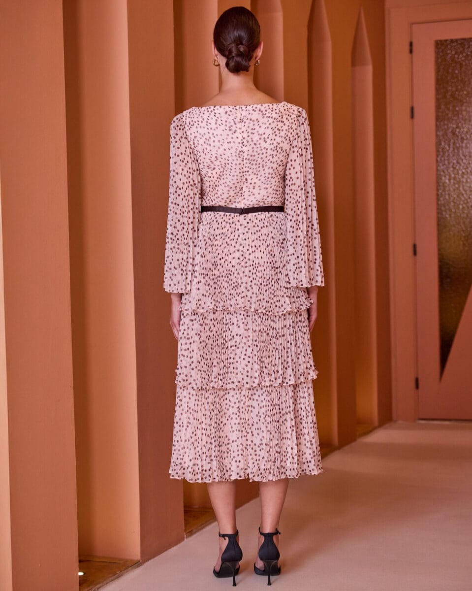 52711 dos Carla Ruiz robe mi longue mousseline volants manches longues robe maman des mariés magasin de robes de soirée Paris