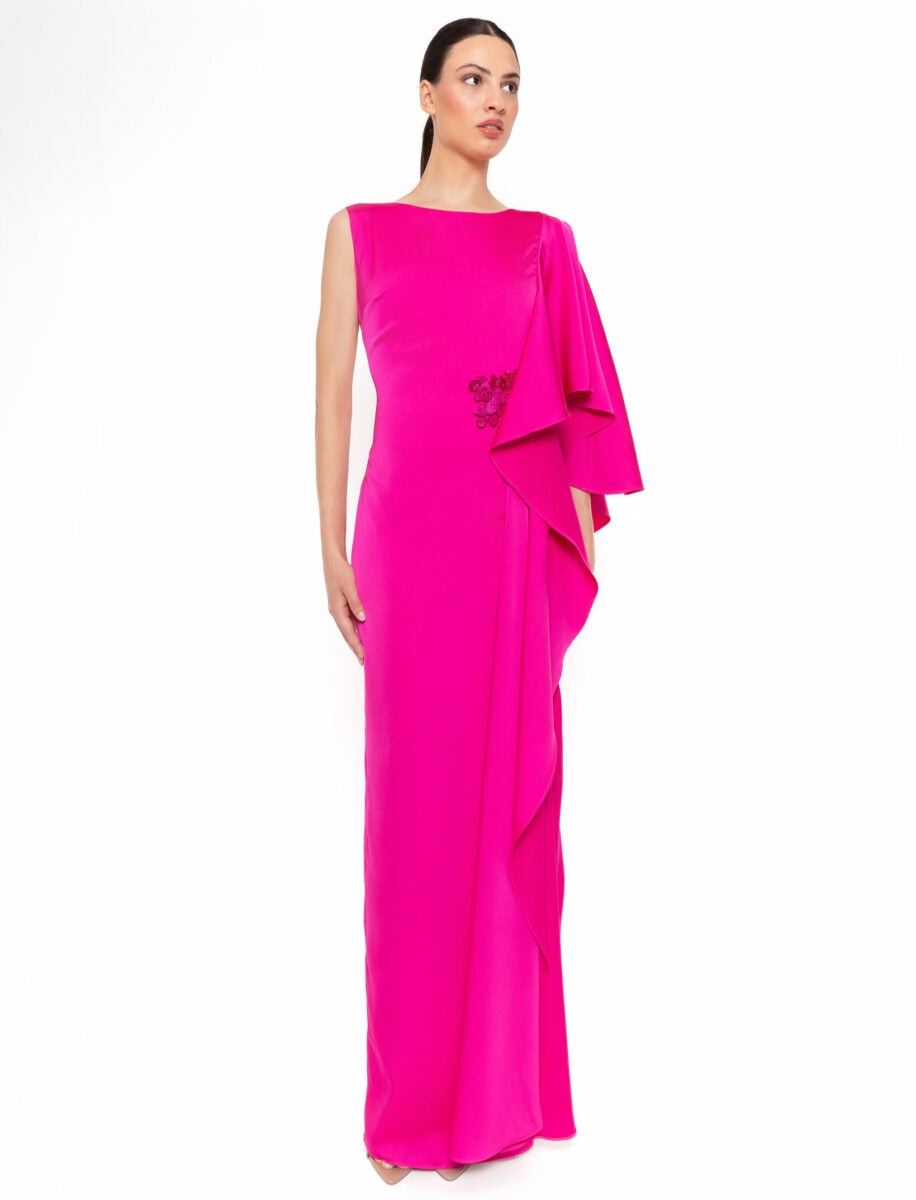 52723 face Carla Ruiz robe de soirée longue fluide pan asymétrique robe de soirée maman des mariés magasin de robes de soirée Paris