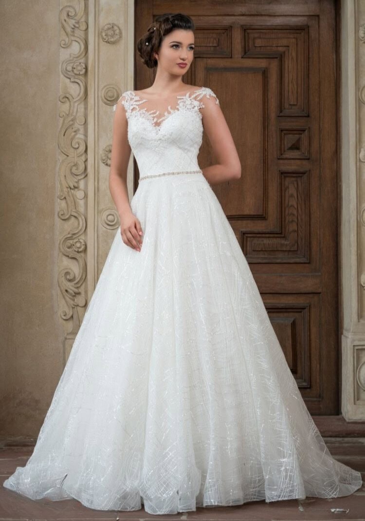 Bonita face MS Moda robe de mariée princesse dentelle bustier coeur top transparence de dentelle traîne magasin de robes de mariée Nogent sur Marne