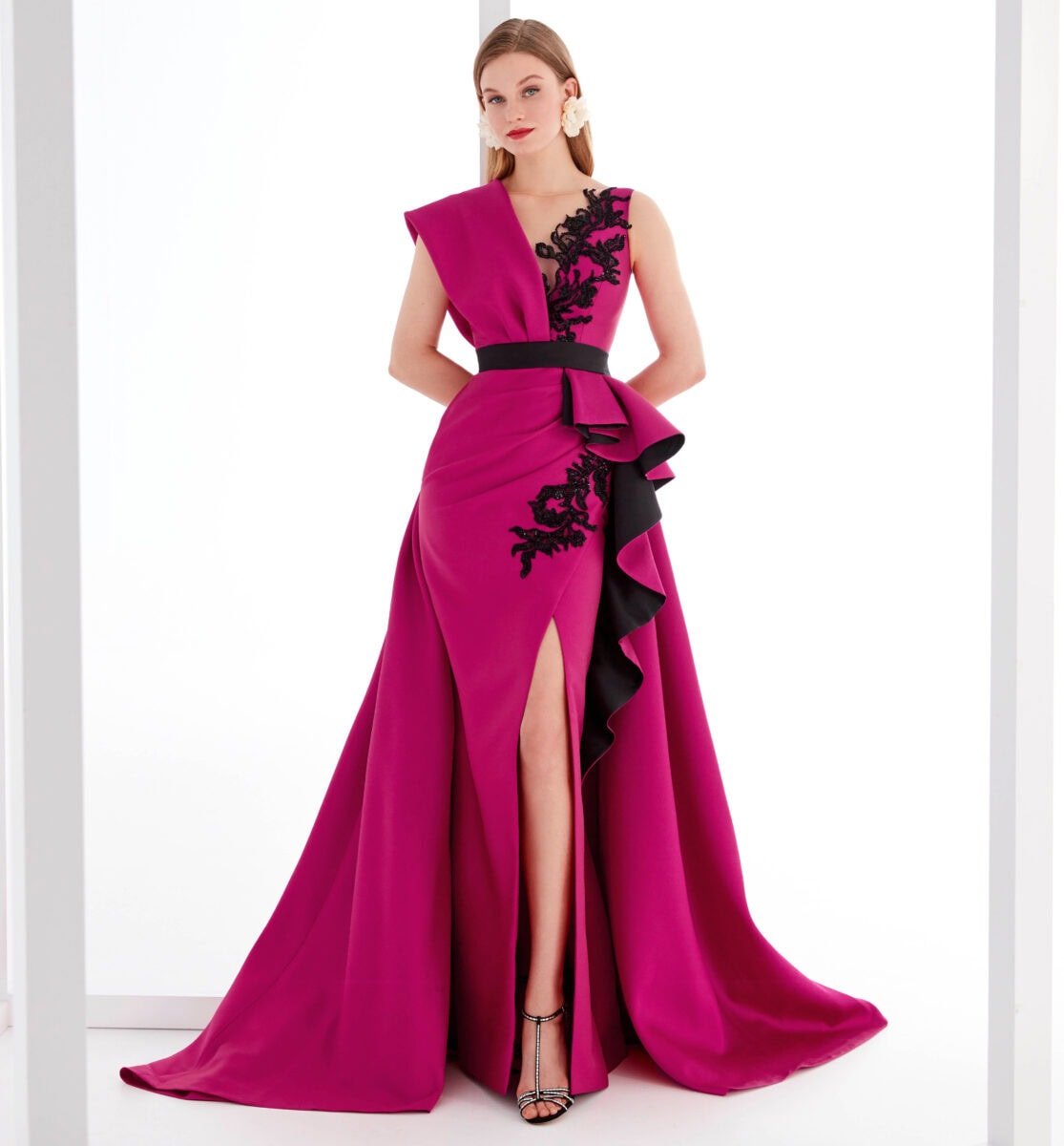 MG3729 face Manu Garcia robe de soirée droite fourreau top décolleté V jupe fendue ceinture pan robe maman des mariés magasin de robes de soirée Paris