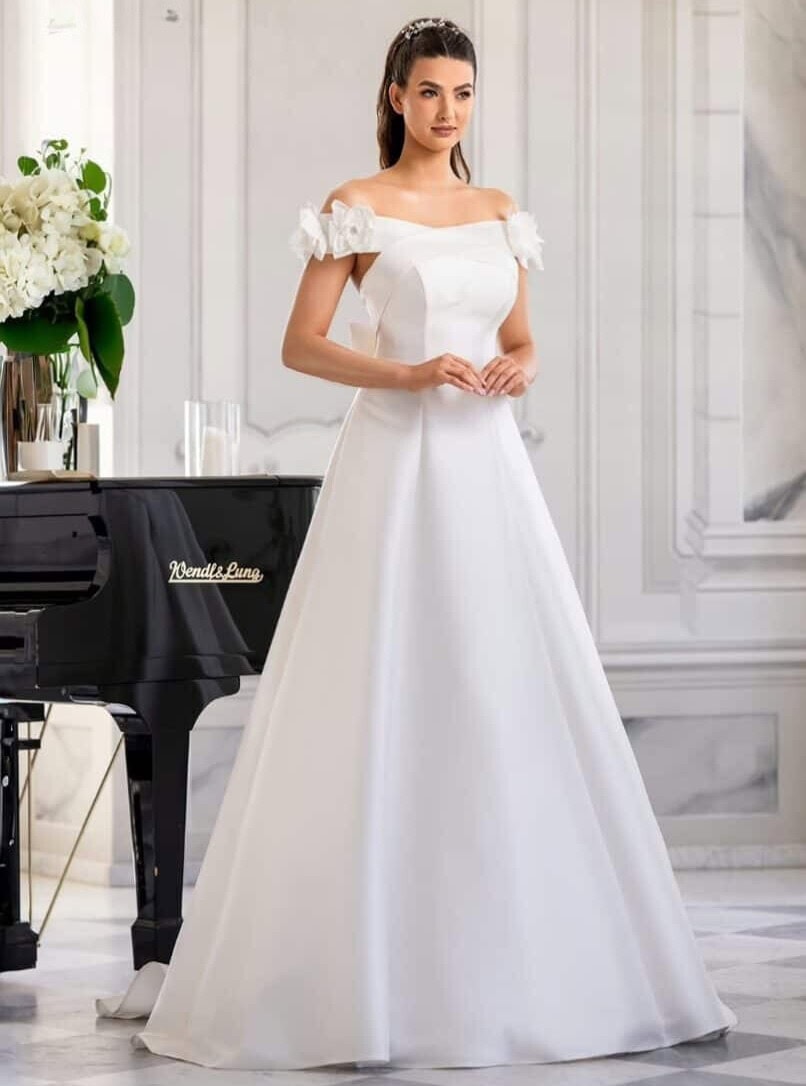 Paloma face MS Moda robe de mariée A-line trapèze bustier manchettes satin mikado applications de fleurs 3D traîne magasin de robes de mariée Annecy