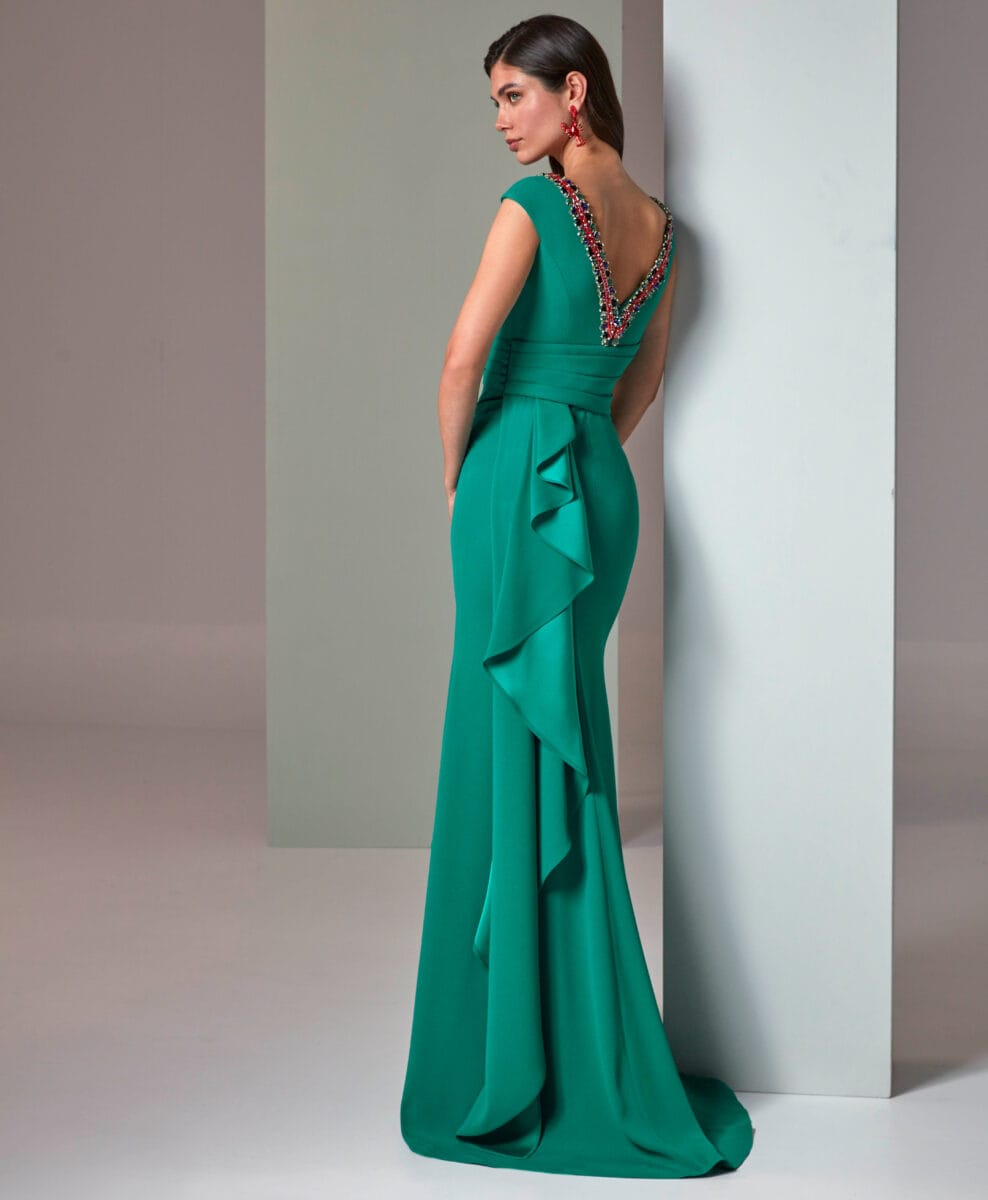 VL5610 dos Valerio Luna robe de soirée crepe col rond perlé ceinture plis traîne volantée robe maman des mariés magasin de robes de soirée Paris