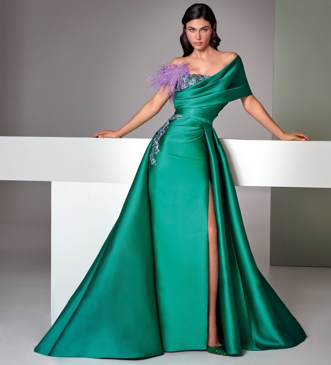 VL5600 face Valerio Luna robe de soirée longue sur jupe bustier droit avec pan drapé asymétruqye jupe fendue robe de mariage pour mère des mariés magasin de robes de soirée Nogent sur Marne