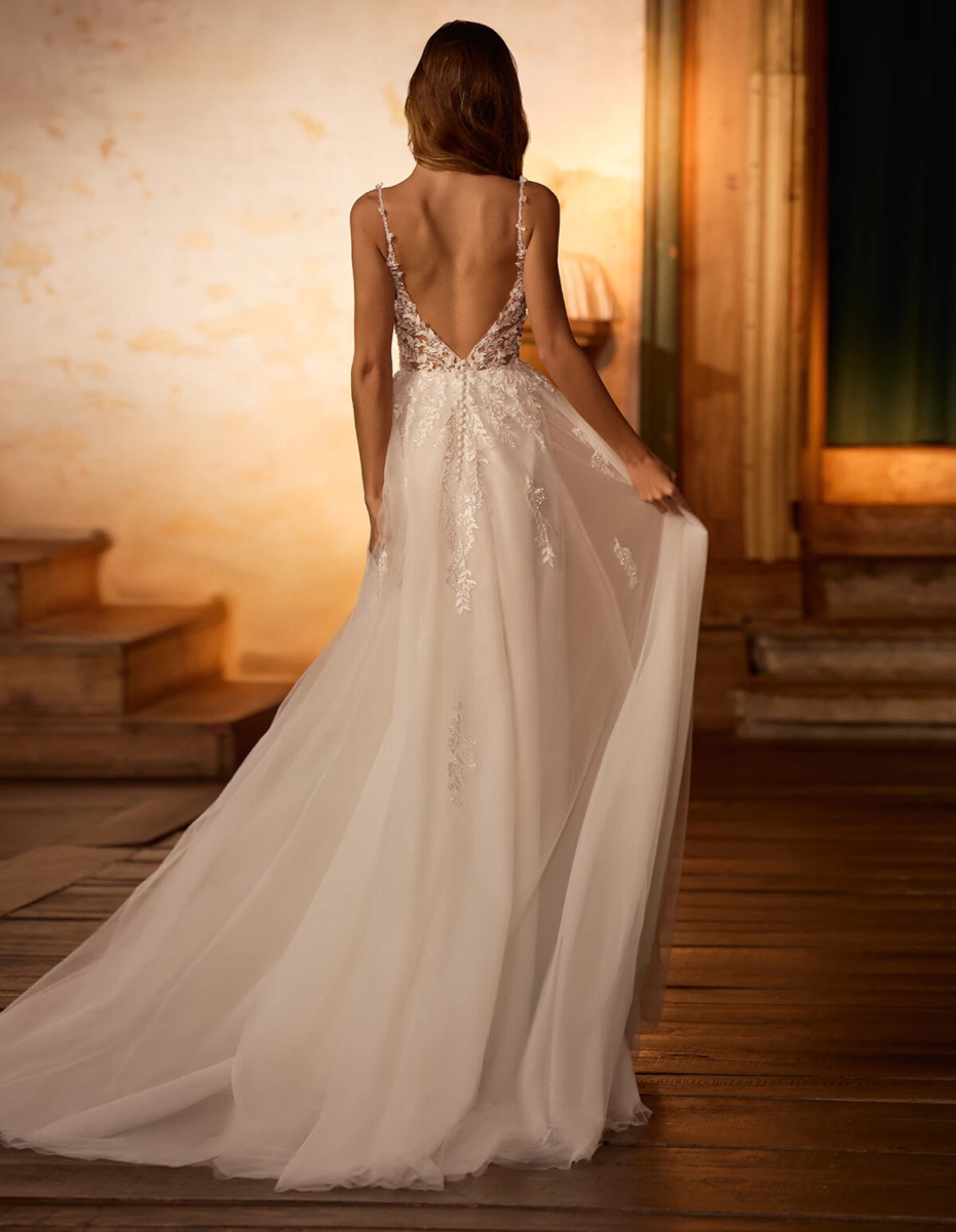 Ines dos Alberto Palatchi robe de mariée princesse tulle dentelle bretelles fines magasin de robes de mariée Annecy