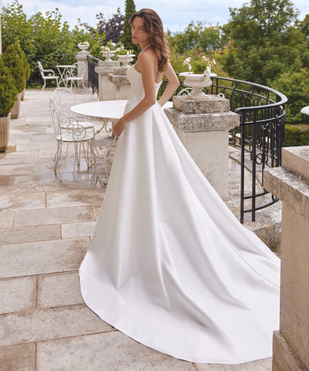 Madison face Justin Alexander robe de mariée A-line trapèze satin mikado tafetas bustier coeur festonné dentelle jupe fendue traîne magasin de robes de mariée Paris