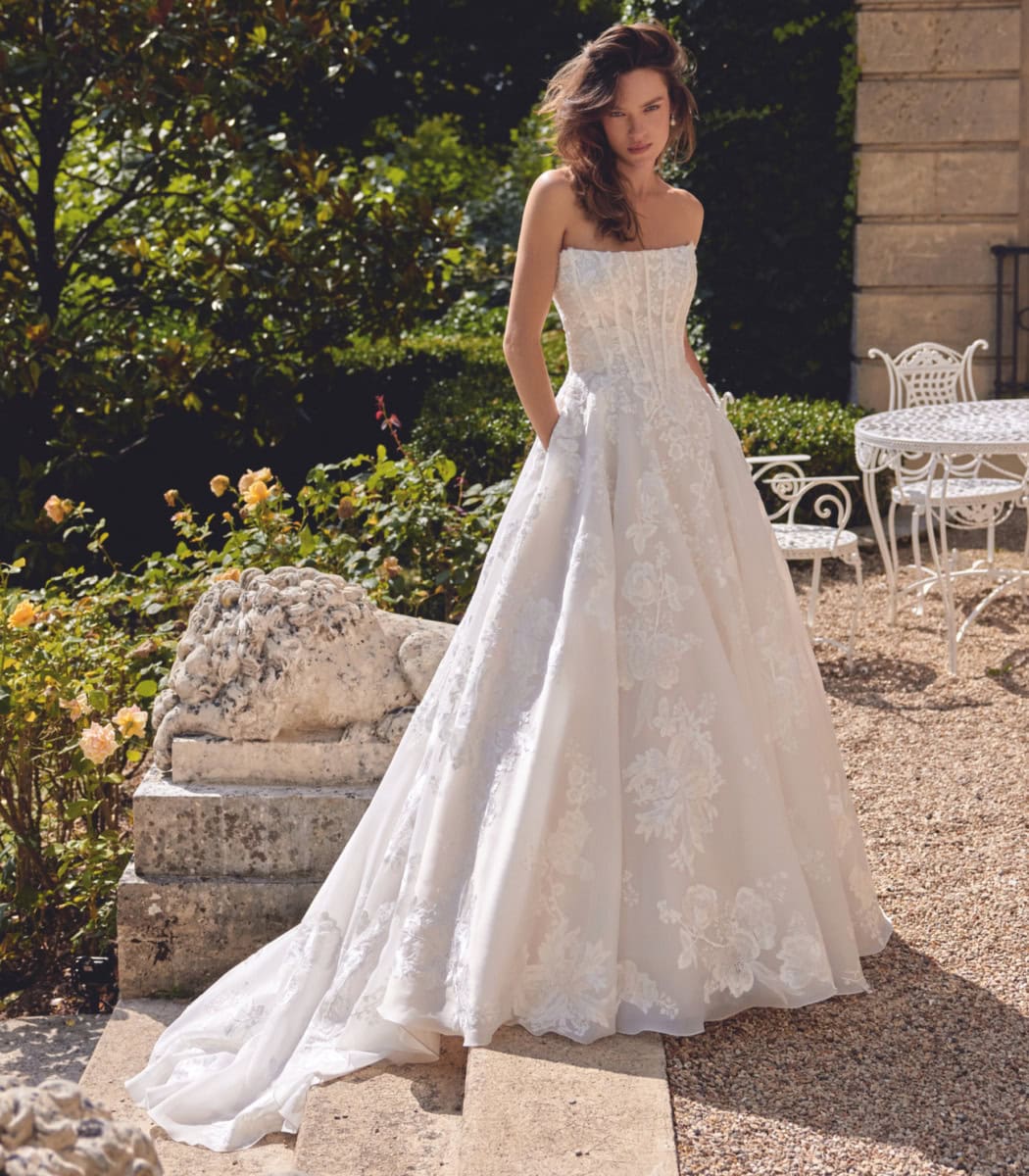 Monet face Justin Alexander robe de mariée princesse bustier droit dentelle baleines traîne magasin de robes de mariée Paris