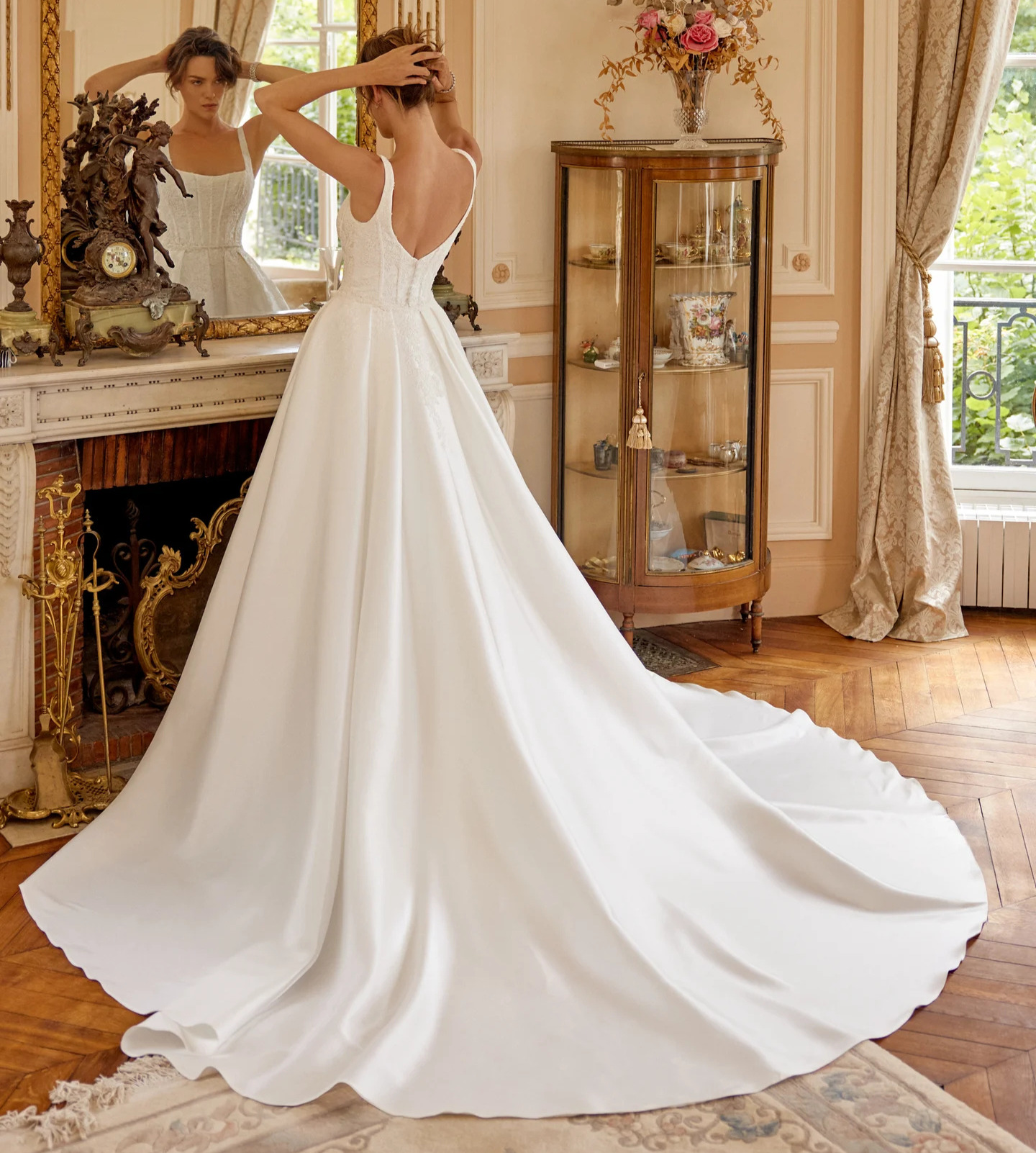 Marley dos Justin Alexander robe de mariée sirène et sur jupe mikadi dentelle col carré traîne magasin de robes de mariée Paris Annecy Nogent sur Marne