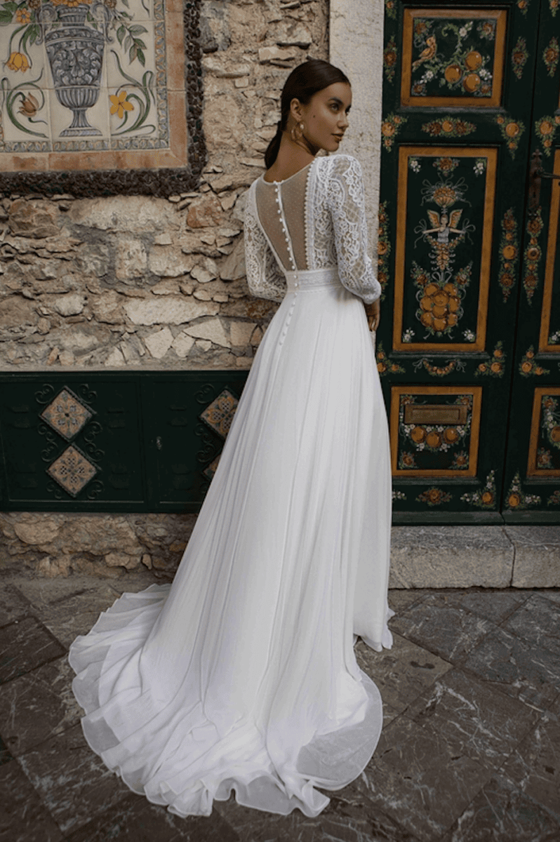 RO622H face Créatif Paris robe de mariée fluide dentelle mousseline robe fluide boheme légère épurée magasin de robes de mariée Paris