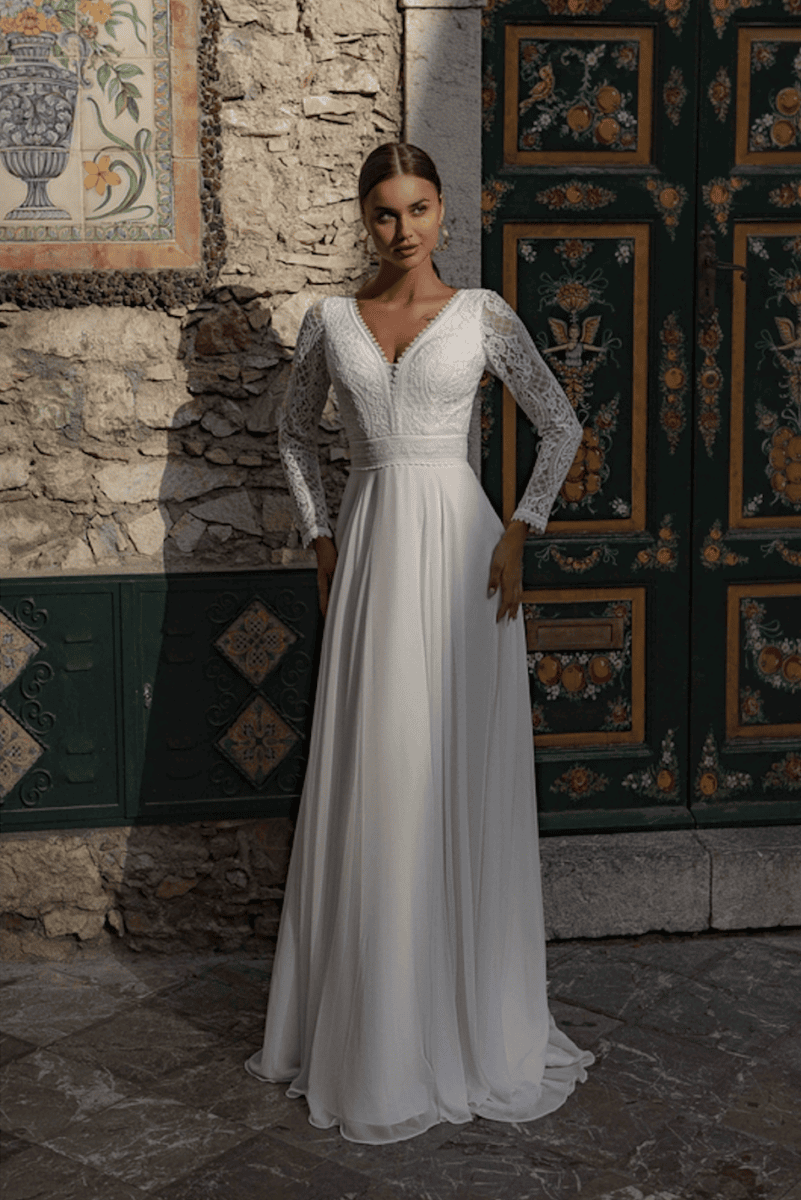 RO622H face Créatif Paris robe de mariée fluide dentelle mousseline robe fluide boheme légère épurée magasin de robes de mariée Paris