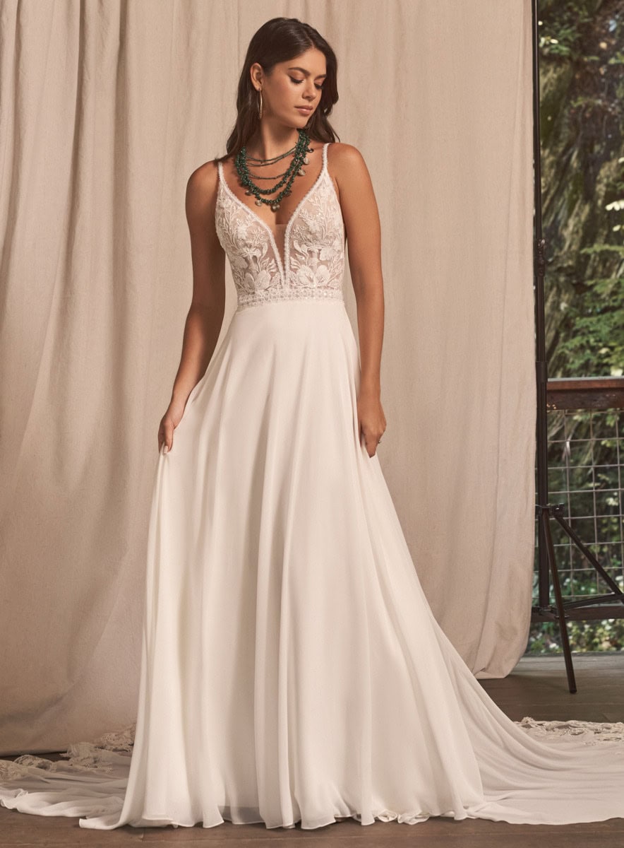 66286 face Lillian West robe de mariée fluide simple épurée top dentelle décolleté bretelles fines jupe mousseline traîne festonnée de dentelle magasin de robes de mariée Paris
