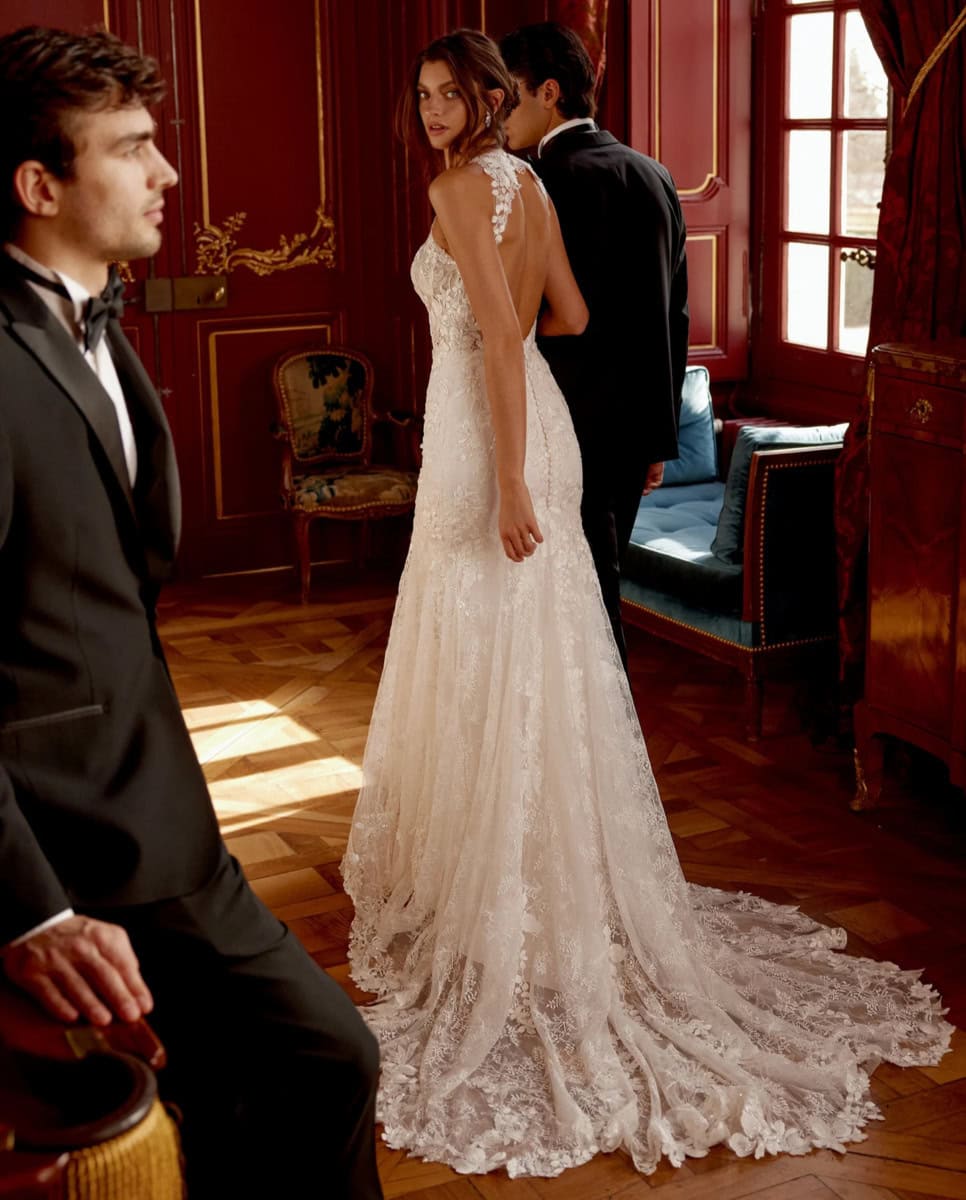 Jada dos Justin Alexander robe de mariée sirène en dentelle top col rond traîne magasin de robes de mariée Paris