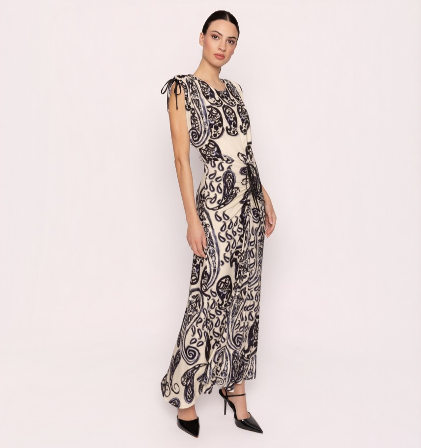 53107 face Carla Ruiz robe de soirée longue encolure ronde drapée magasin de robes de soirée Paris