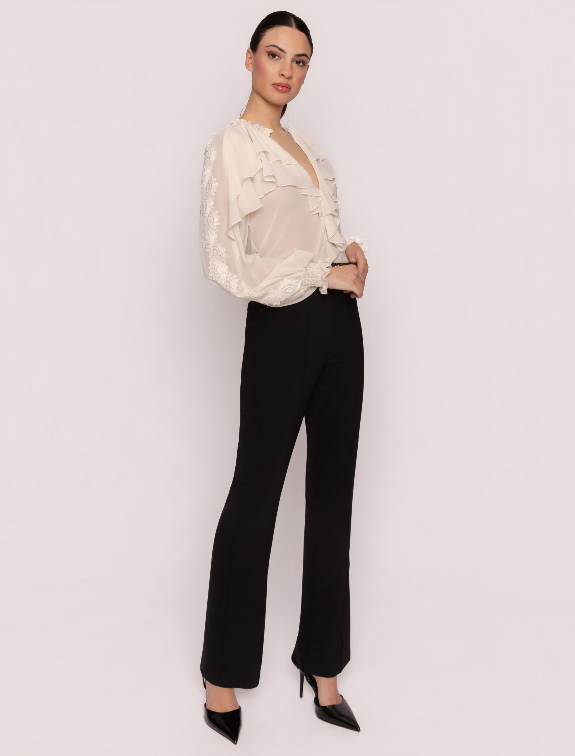53116 face ensemble chemisier volant pantalon évasé tenue maman des mariés magasin de robe de soirée Paris