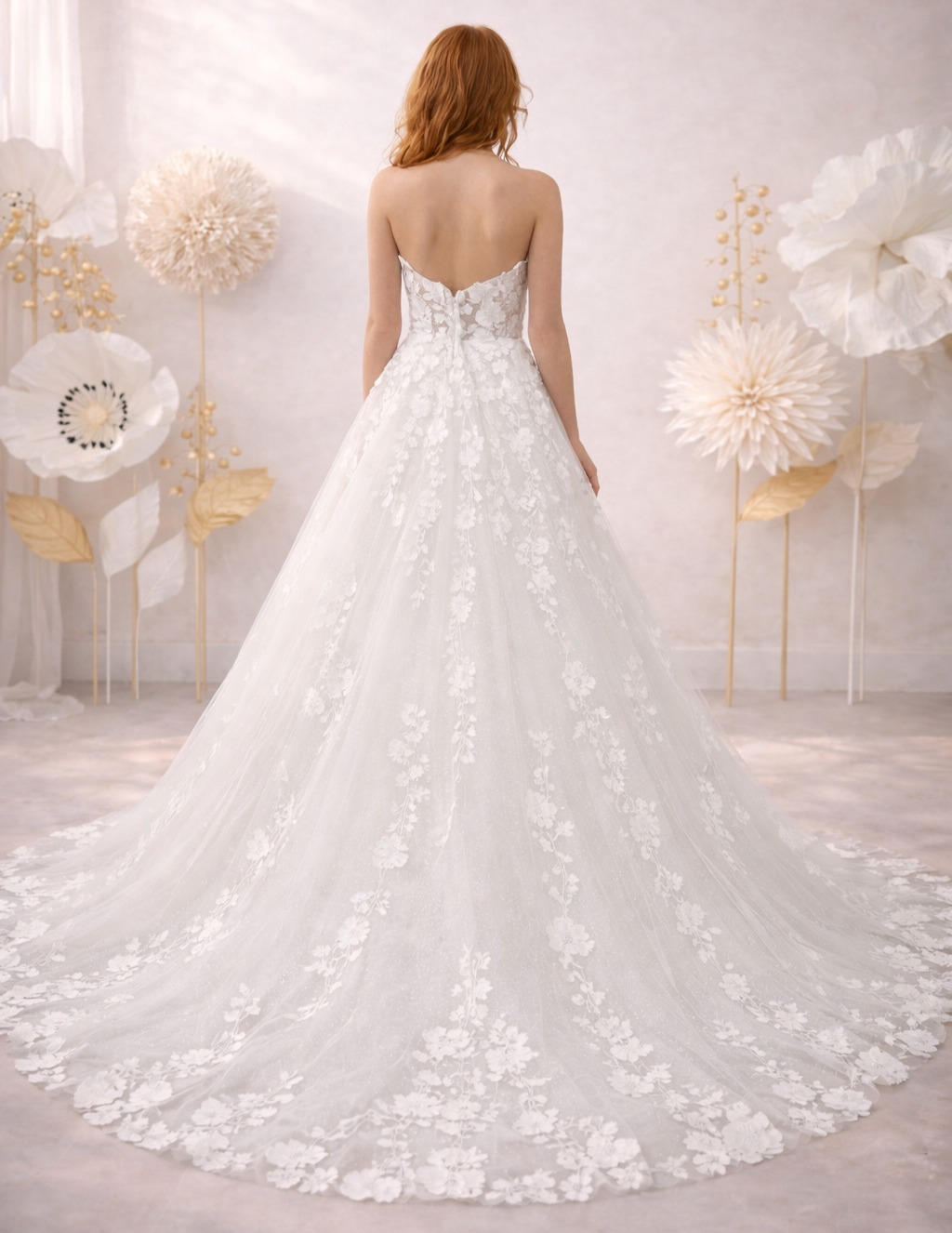 Anemone dos Atelier Novias robe de mariée princesse tulle dentelle bustier coeur traîne magasin de robes de mariée Paris