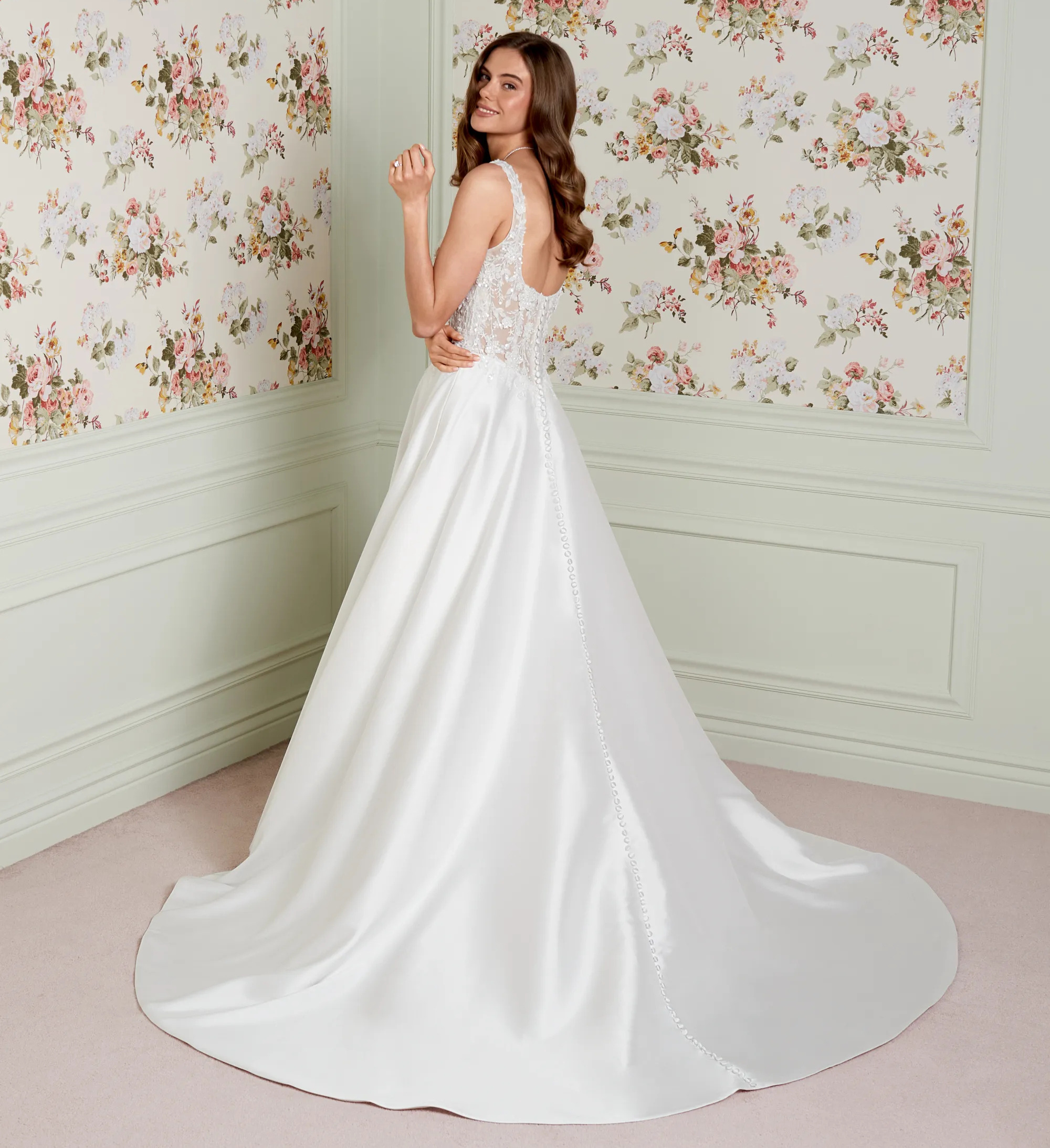 Florence dos Justin Alexander robe de mariée princesse mikado dentelle encolure carré traîne magasin de robes de mariée Annecy