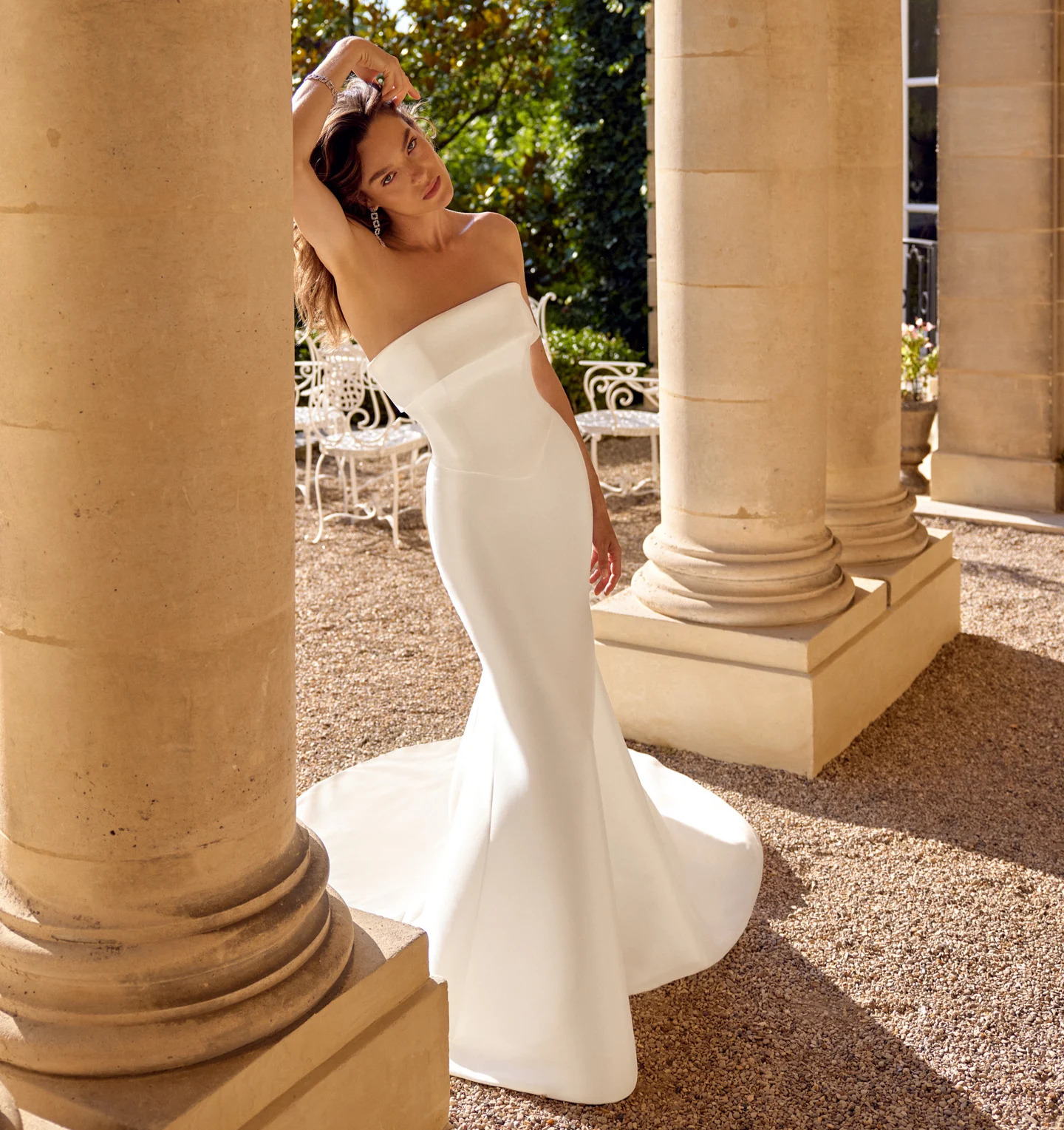 Marnie face Justin Alexander robe de mariée sirène mikado col revers bustier pointe traîne magasin de robes de mariée Annecy