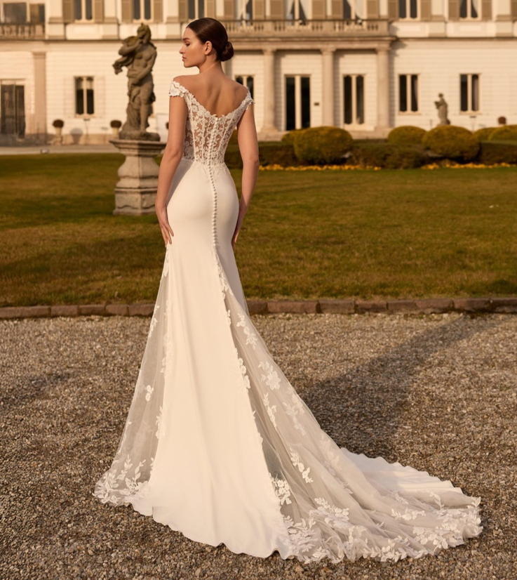 Amapola dos Alberto Palatchi robe de mariée sirène crepe dentelle encolure bateau traîne magasin de robes de mariée Annecy