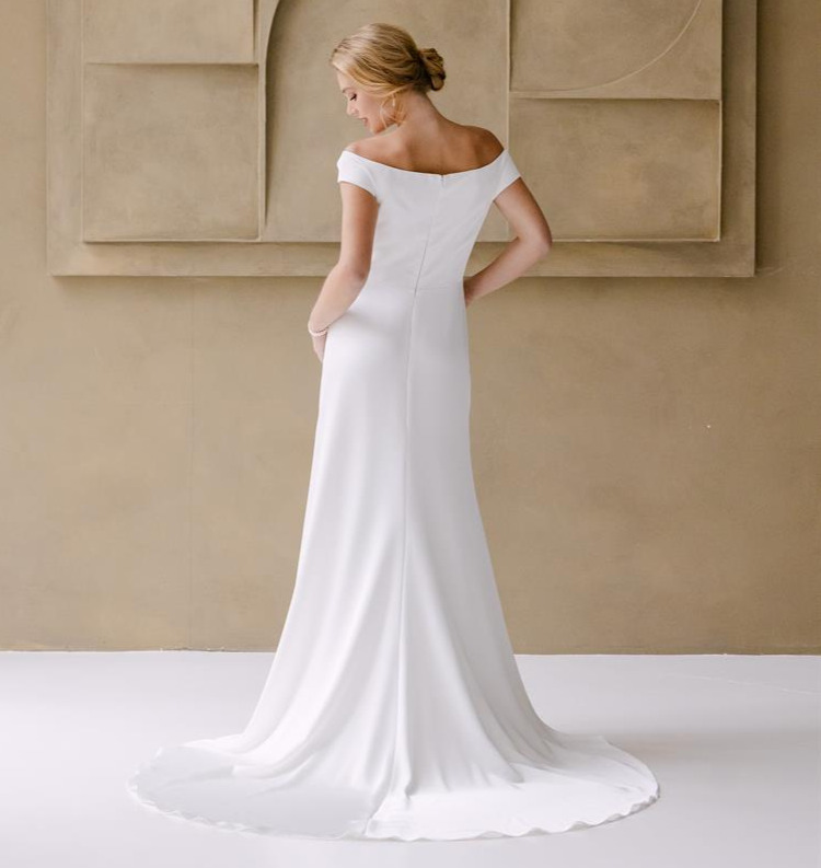 Benedict1 dos Marylise robe de mariée sirène trapèze satin col bateau jupe fendue drapé magasin de robes de mariée Paris