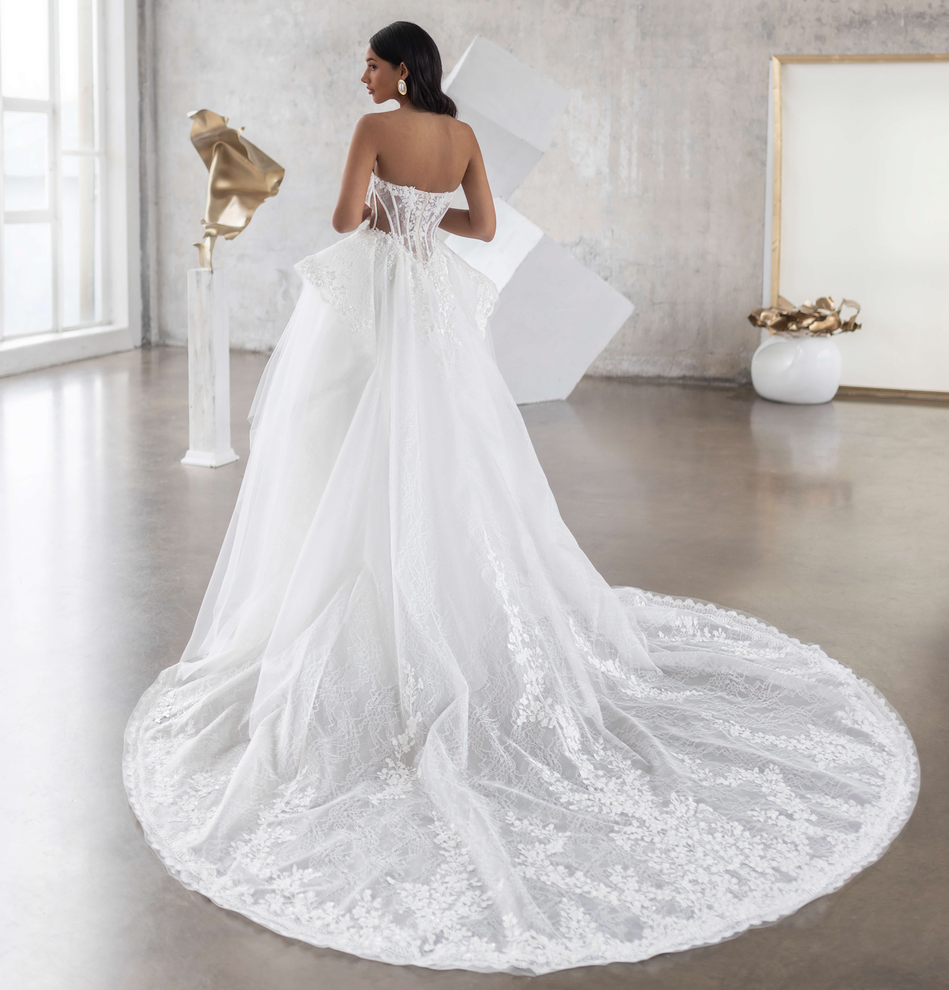 Finesse dos Jarice robe de mariée princesse bustier coeur dentelle jupe tulle dentelle magasin de robes de mariée Annecy