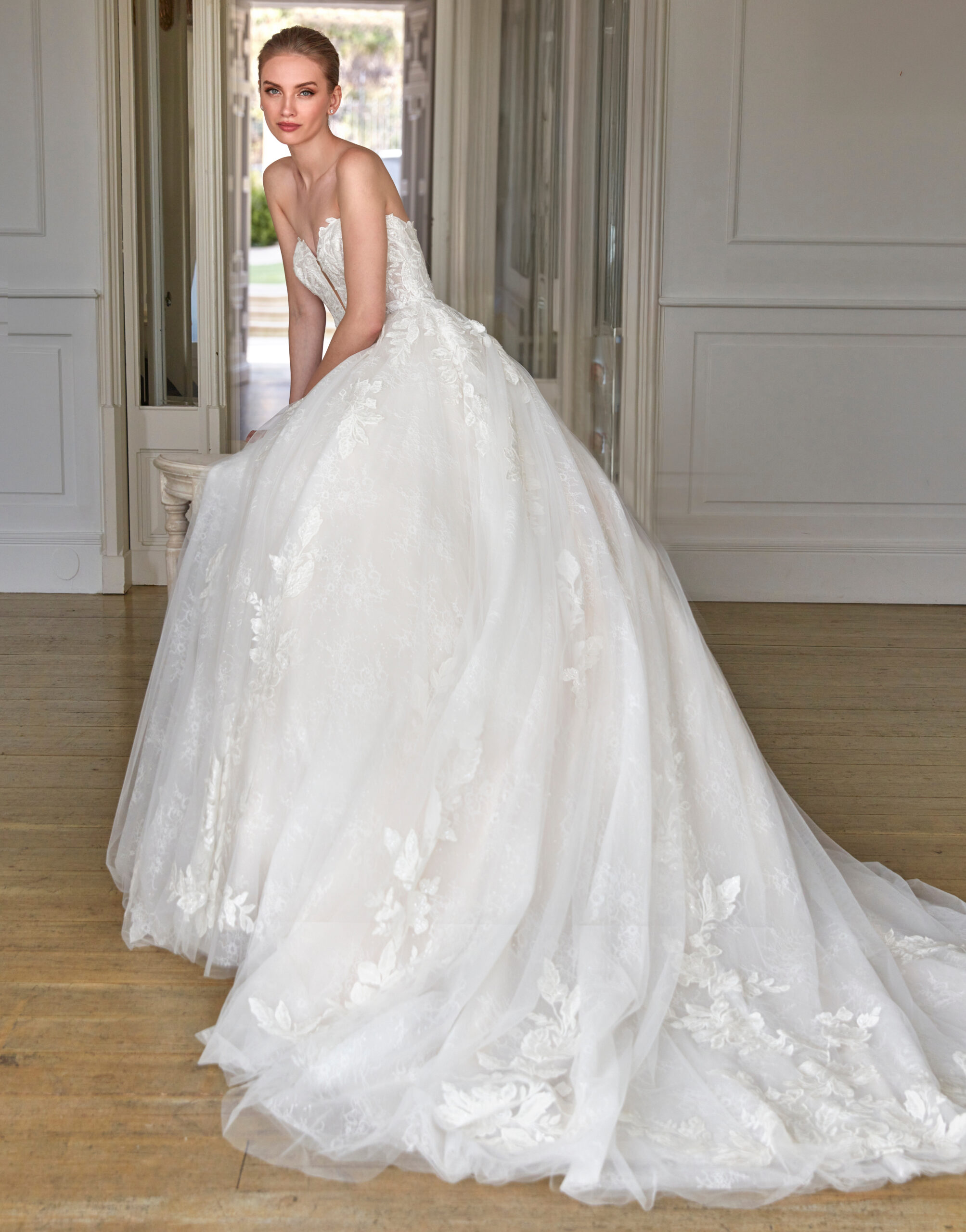 Vannia dos San Patrick robe de mariée princesse bustier coeur dentelle tulle magasin de robes de mariée Paris